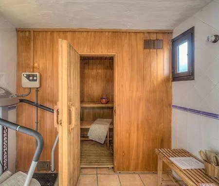 Sleeps 22 Pool Wifi